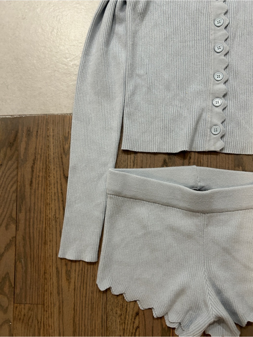 Ivy League Top and bottoms in Soft Blue
LIONESS size XS - Picture 10 of 14